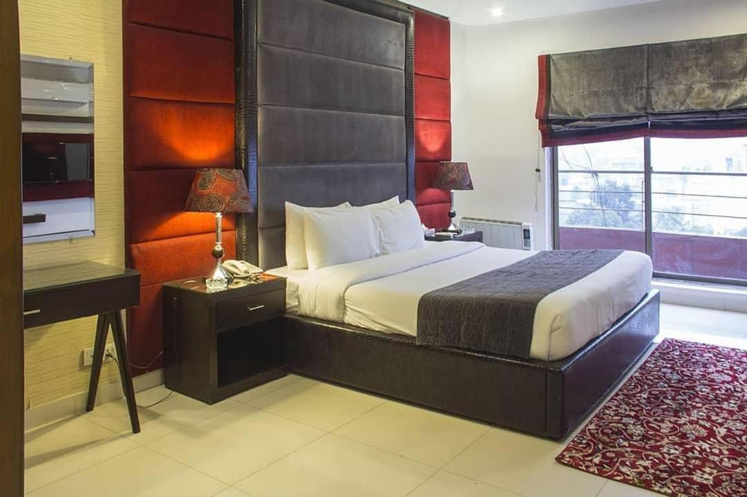 Maisonette Hotel & Apartments Lahore Exteriér fotografie